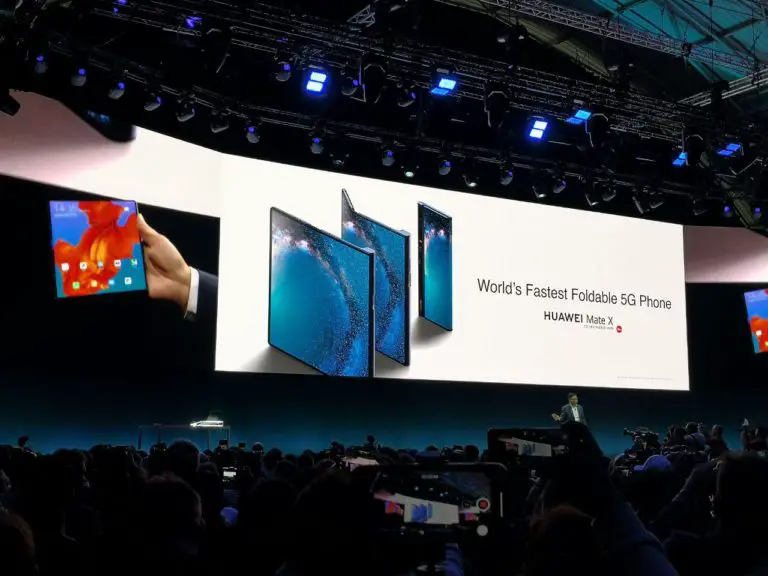 Huawei Mate X الهاتف الأول القابل للطي من هواوي .. بسعر 2500$ !