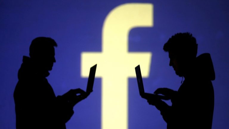 كيف تمنع الفيسبوك من سرقة جهات الاتصال الخاصة بك Facebook-768x432