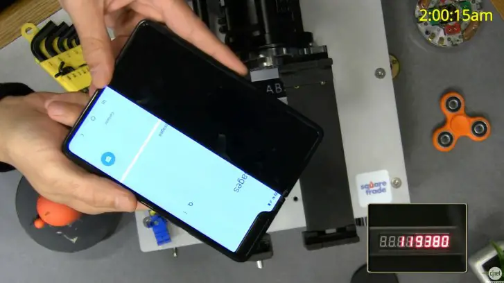 Samsung Galaxy Fold يفشل مبكراً في اختبار متانة جديد (فيديو)