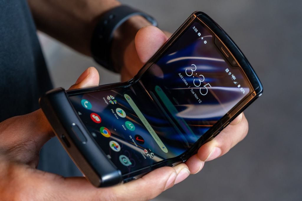 Motorola تعمل على تطوير هاتفها القابل للطي الجديد Motorola Razr 3 وذلك وفقًا لتصريحات رسمية من قبل الشركة