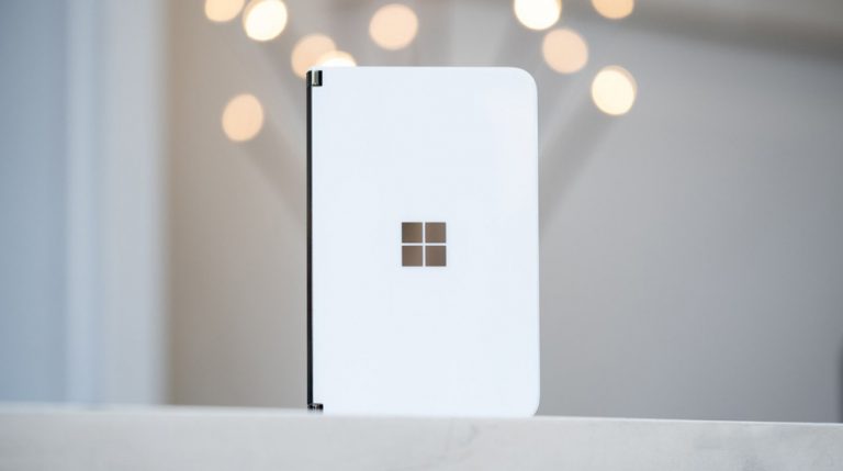 مراجعة هاتف مايكروسوفت القابل للطي Surface Duo