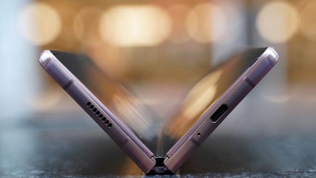 استحوذت Samsung على هذا القطّاع بما يكفي .. منافسون جدد يقتحمون سوق الهواتف القابلة للطي .. فكيف يبدو مستقبل هذا القطاع