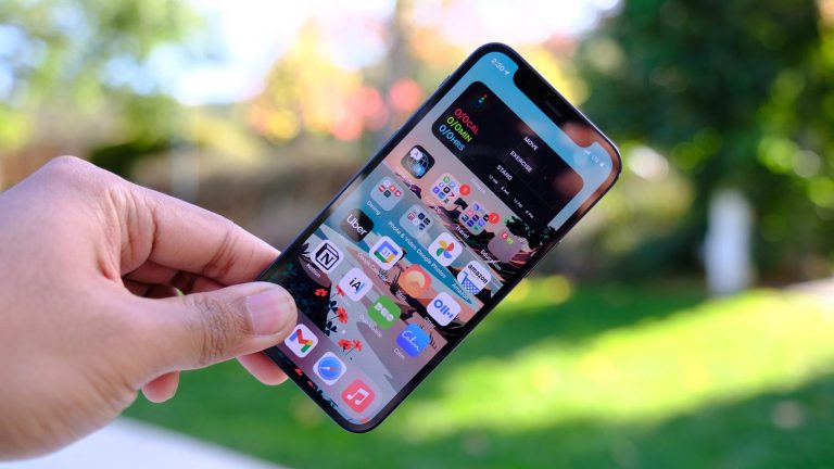 آبل ستتوقف عن إنتاج هاتف iPhone 12 mini … والسبب انخفاض في نسب المبيعات