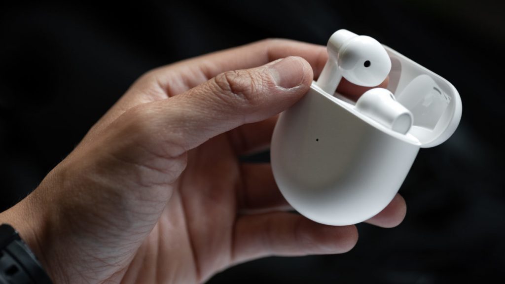 مراجعة سماعات ون بلاس OnePlus Buds مراجعة سماعات ون بلاس OnePlus Buds