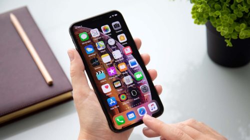 بناءً على رغبة المستخدمين .. iPhone 13 قد يحتوي مستشعر البصمات