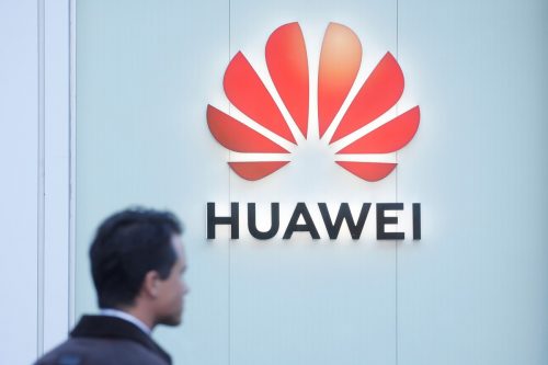 إضافًة إلى مشاكلها المتراكمة.. Huawei في المحاكم والسبب انتهاك حقوق الملكية!