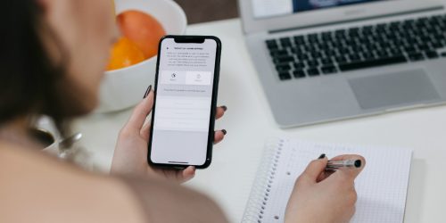 أفضل الهواتف الذكية المتوفرة لأغراض دراسية وجامعية .. بأسعار مناسبة جداً