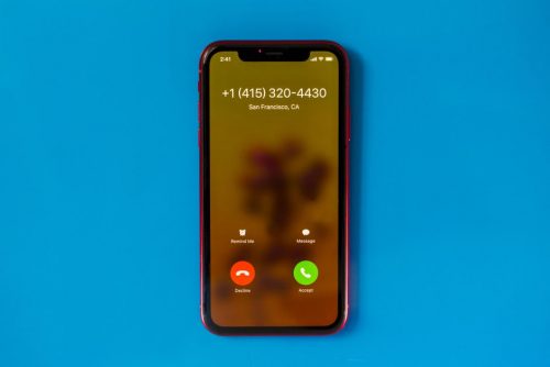كيف تحظر المستخدمين والمتصلين على هواتف iPhone ؟