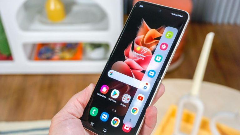 ما هو عدد التحديثات التي سيحصل عليها هاتفي Samsung القابلين للطي Galaxy Z Fold 3 و Flip 3؟