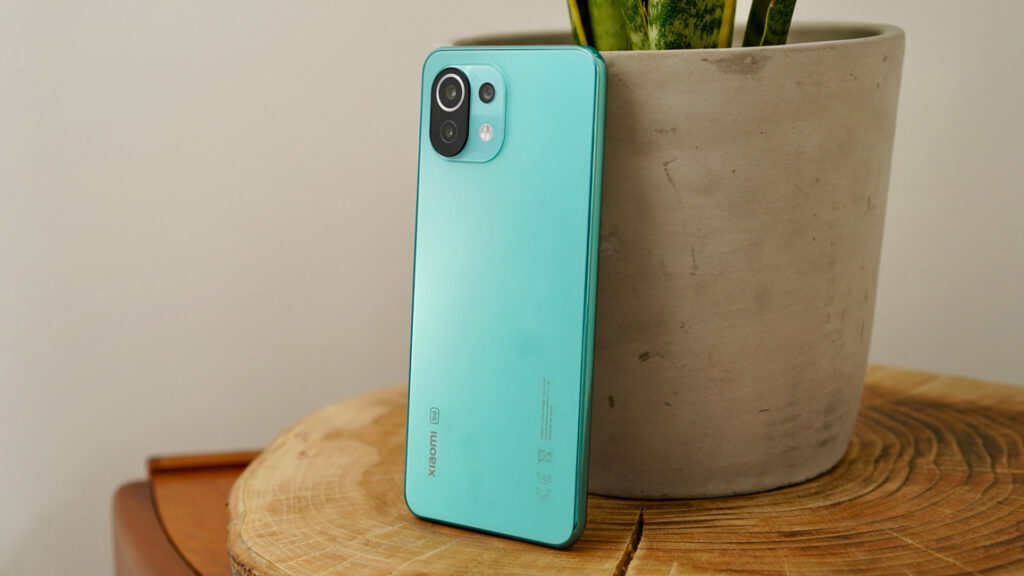 مراجعة شاملة لهاتف شاومي المتوسط Xiaomi Mi 11 lite 5G ..