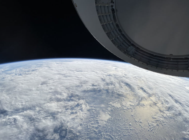 SpaceX تنشر صور مذهلة من الفضاء تم التقاطها باستخدام هواتف iPhone