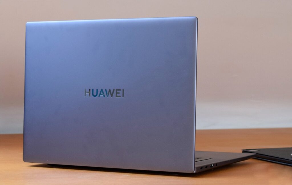 مراجعة حاسب هواوي MateBook 16 ذي الشاشة الكبيرة، والأداء المتوسط