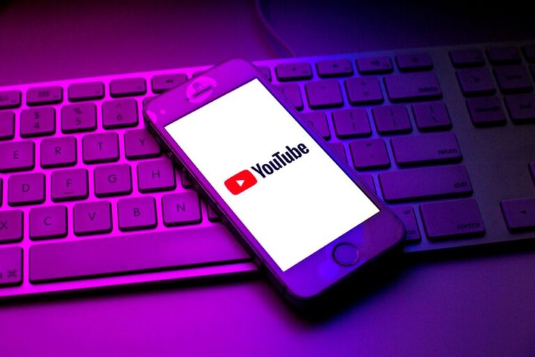 المؤسّس المشارك في YouTube ينتقد سياسة الشركة الجديدة التي تصادر حق المستخدمين في التعبير عن آرائهم!