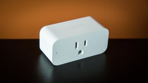 أحد أبرز متطلّبات المنازل الذكية.. تعرّفوا على مقبس أمازون الذكي Amazon Smart Plug !