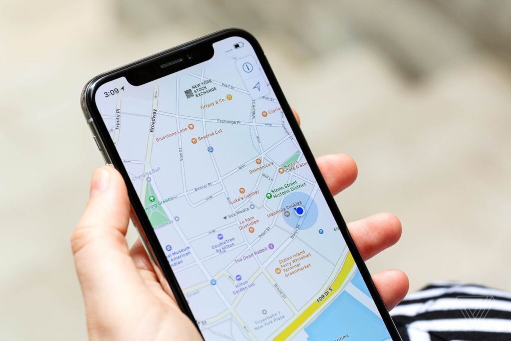 كيف تحتفظ بالمواقع الجغرافية للعودة إليها لاحقًا باستخدام تطبيق Google Maps؟