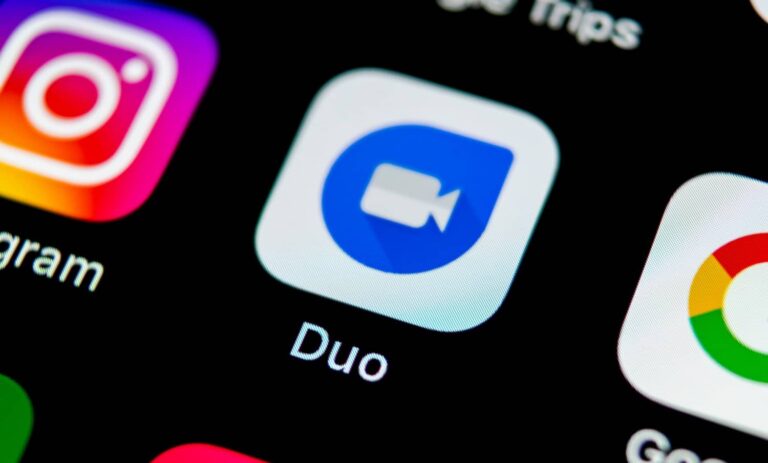 كيف نستخدم Google Duo moments لالتقاط صور للشاشة وإرسالها أثناء إجراء المحادثات الجماعية؟