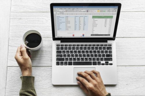 Microsoft تقوم بإضافة ميّزة جديدة إلى نسخة الويب من تطبيق Excel.. ميزة موجودة بالفعل في تطبيق Google Sheets سابقاً !