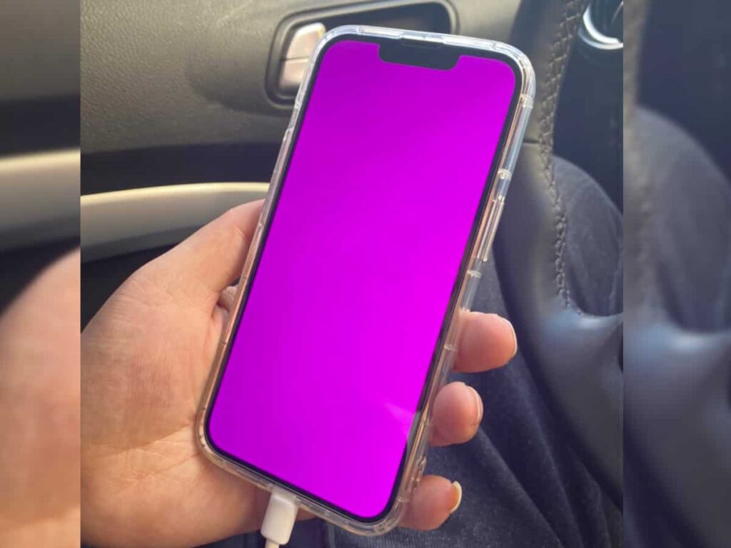 شاشة وردية اللون بحاجة إلى إصلاح.. مشكلة جديدة في هواتف iPhone 13 والشركة تعمل على إصلاح المشكلة! شاشة وردية اللون بحاجة إلى إصلاح.. مشكلة جديدة في هواتف iPhone 13 والشركة تعمل على إصلاح المشكلة!