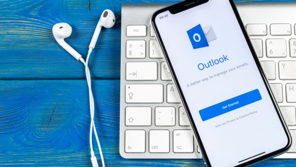 Microsoft تستعد لإطلاق ميّزات جديدة لمساعدة الموظّفين على الفصل بين العمل والحياة الشخصية.. ما هي الميّزات الجديدة القادمة إلى Outlook؟ Microsoft تستعد لإطلاق ميّزات جديدة لمساعدة الموظّفين على الفصل بين العمل والحياة الشخصية.. ما هي الميّزات الجديدة القادمة إلى Outlook؟