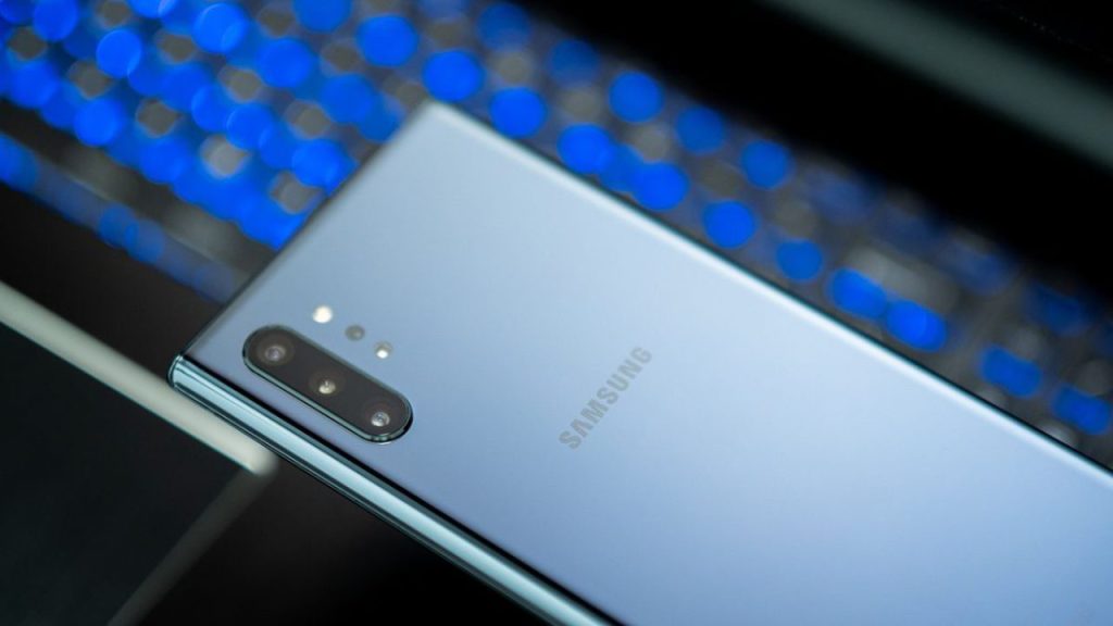 هواتف جديدة قابلة للسحب بأسلوب مختلف تمامًا.. Samsung تحصل على براءة اختراع جديدة
