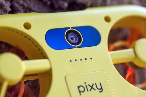 Snap تقوم بإطلاق منتج جديد.. استعدّوا لاستقبال Pixy طائرة الدرون الجديدة التي تتكامل مع حساباتكم على SnapChat !