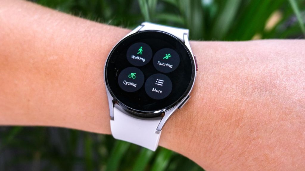 إطلاق الساعة الجديدة بات وشيكاً… ما هي أبرز ميّزات Galaxy Watch 5 الجديدة من Samsung؟