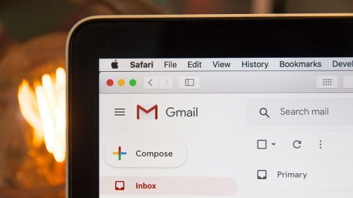 كيف يمكن العودة إلى التصميم التقليدي الخاص بتطبيق البريد الإلكتروني Gmail؟