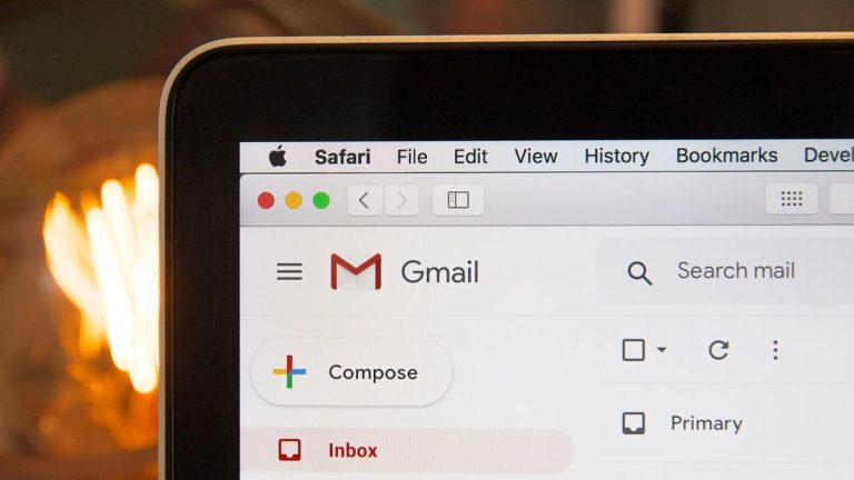 كيف يمكن العودة إلى التصميم التقليدي الخاص بتطبيق البريد الإلكتروني Gmail؟
