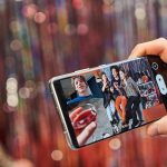 كيف يمكن تصوير مقاطع الفيديو باستخدام الكاميرا الأمامية والخلفية في نفس الوقت على هواتف iPhone؟