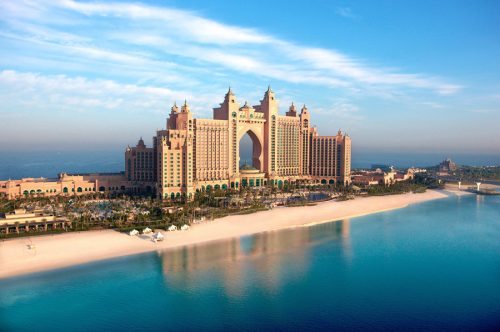 إدارة الخدمات الفندقية بذكاء… الإمارات العربية المتحدة تختبر المفاتيح الرقمية عبر الهواتف الذكية داخل الفنادق