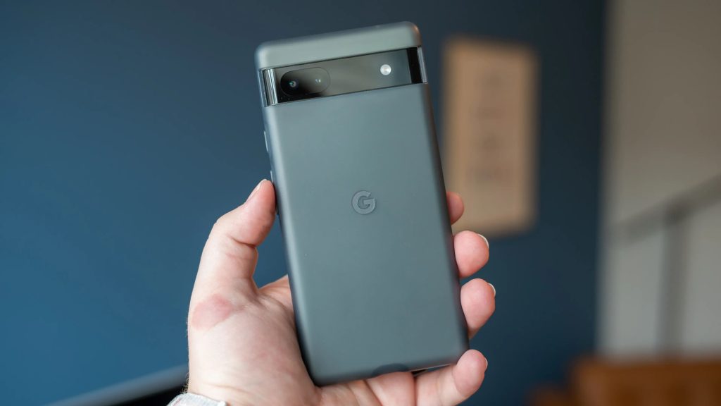 بعد أن خيّبت الشركة آمال المستخدمين مع إطلاق Pixel 6a… هل تمكّنت Google من حل مشكلة البصمة حقاً