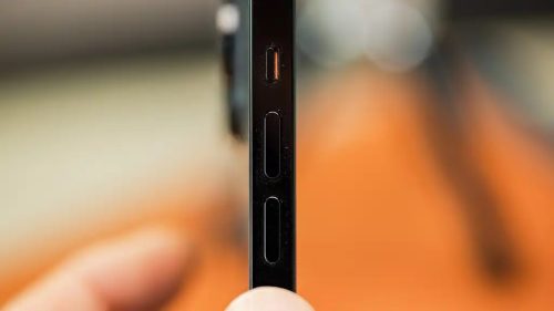 Apple قد تعمل على استبدال مفاتيح تبديل الصوت والطاقة بأخرى لمسية… تغيير كبير قادم مع إطلاق هواتف iPhone 15!