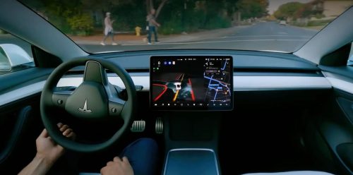 نظام القيادة الآلية التجريبي لسيّارات Tesla أصبح جاهزاً للتجربة في أمريكا الشمالية!