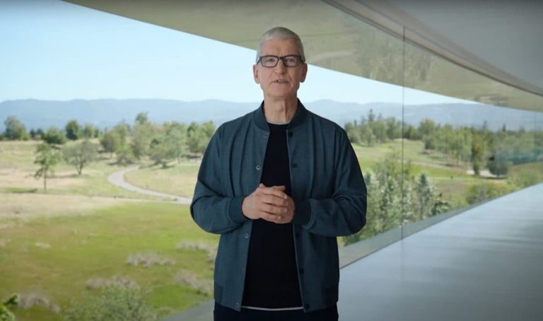 ما هي الدروس التي تعلّمها Tim Cook من مؤسّس أبل Steve Jobs قبل رحيله؟