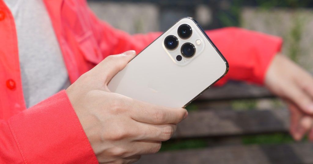 iPhone 15 Pro من Apple قد يتخلى عن أزرار تغيير شدة الصوت وزر كتم الصوت .. بأخرى لمسية فقط iPhone 15 Pro من Apple قد يتخلى عن أزرار تغيير شدة الصوت وزر كتم الصوت .. بأخرى لمسية فقط