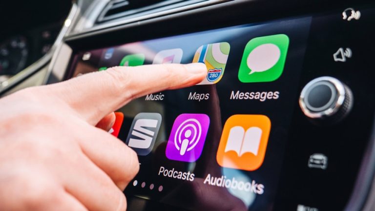 GM تتخلى عن CarPlay في جميع السيارات الكهربائية المستقبلية وتتعاون مع Google بدلاً من ذلك