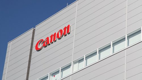 شركة Canon للكاميرات تتطلع إلى شراكة مع إحدى الشركات الرائدة لتصنيع الهواتف الذكية