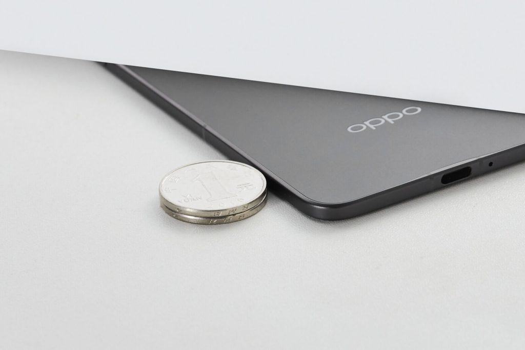 هاتف Oppo Find N5 سيكون أنحف من iPad Pro M4 ! هاتف Oppo Find N5 سيكون أنحف من iPad Pro M4 !