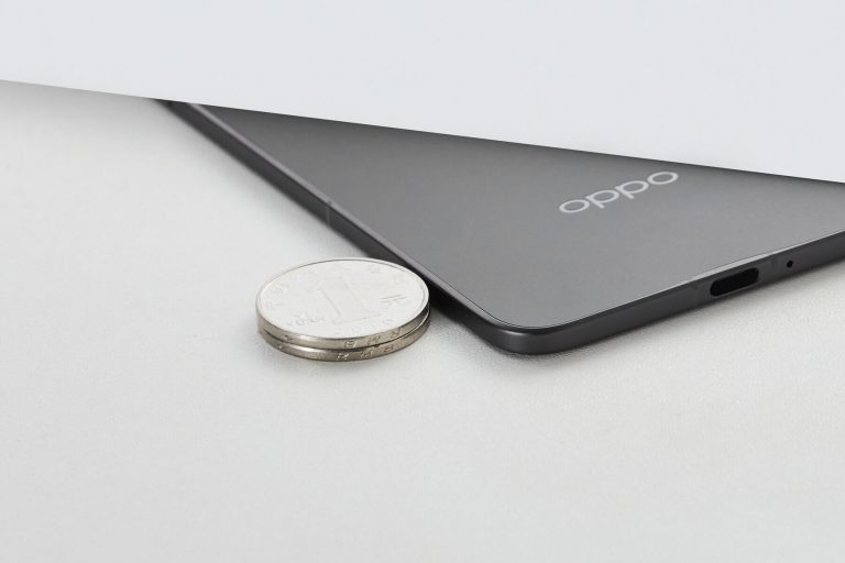 هاتف Oppo Find N5 سيكون أنحف من iPad Pro M4 !