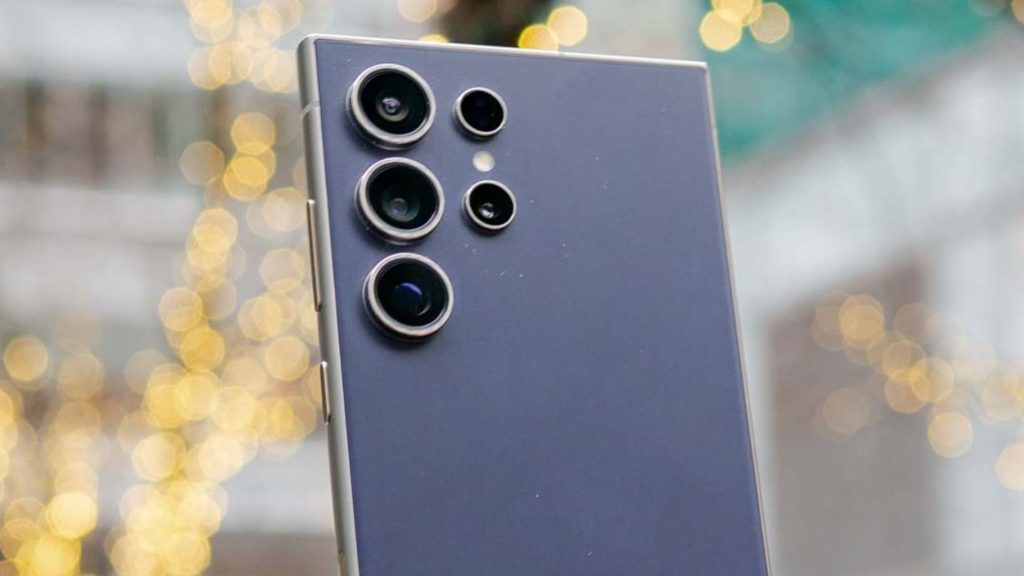 سامسونج تعمل على ترقية رئيسية للكاميرا لطراز واحد من سلسلة Galaxy S26 على الأقل