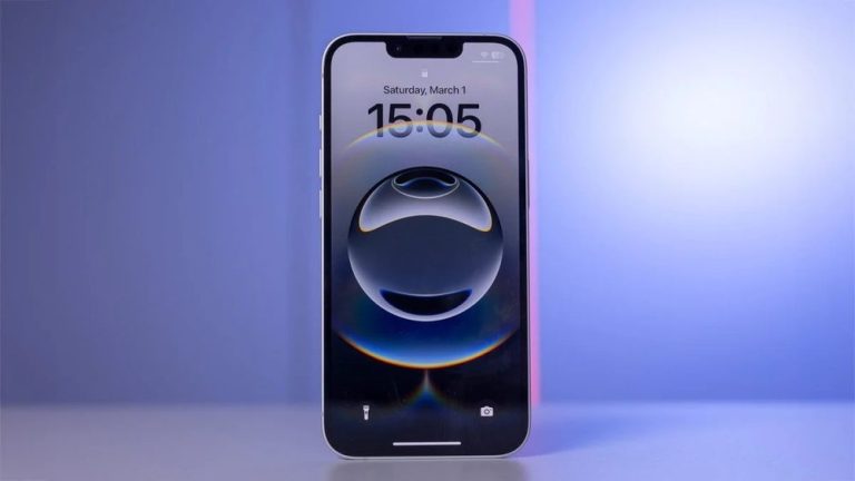 آبل ستستخدم نفس الشاشة في هاتف iPhone 17e القادم لخفض التكاليف