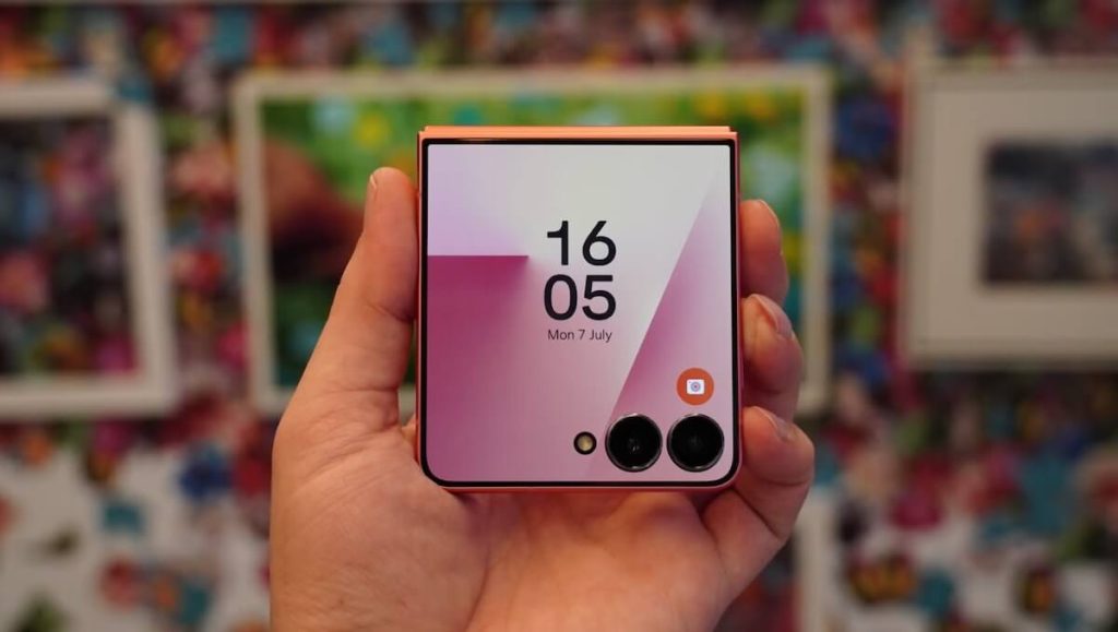 مراجعة سريعة لهاتف سامسونج Galaxy Flip7 .. أداء أفضل وعرض أكثر اتساعاً