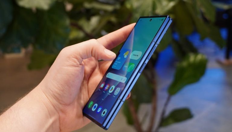 مراجعة سريعة لـ Galaxy Fold7 القابل للطي … شاشات أكبر ومتانة أعلى