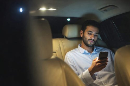 كيف يتناسب تأجير السيارات الرقمي مع الحياة العربية الحديثة