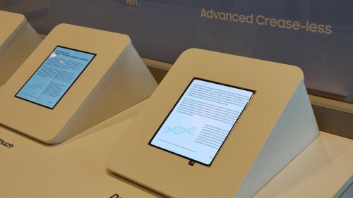 تقنية شاشة OLED القابلة للطي الجديدة من سامسونج تنهي أخيرًا مشكلة تجعد الشاشة